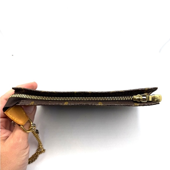 Louis Vuitton Monogram Toiletry Pouch - Picture 4 of 10